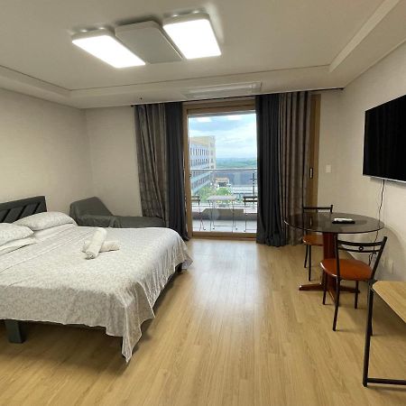 Spacious Luxury Condo W/ Kitchen Beside Hilton Clark D'Heights Mabalacat Dış mekan fotoğraf