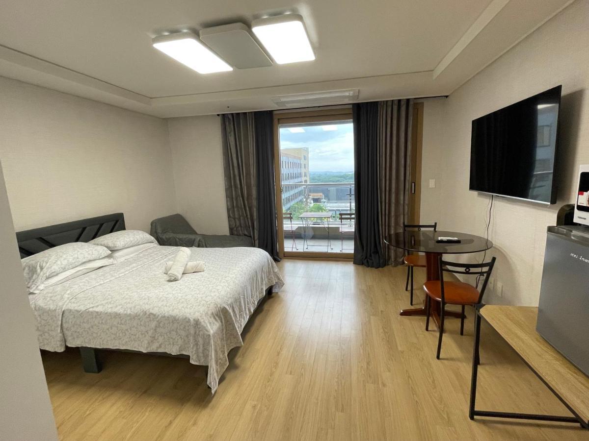Spacious Luxury Condo W/ Kitchen Beside Hilton Clark D'Heights Mabalacat Dış mekan fotoğraf